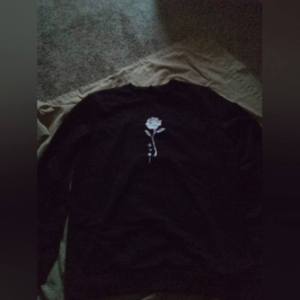 XL Black sweatshirt Shein